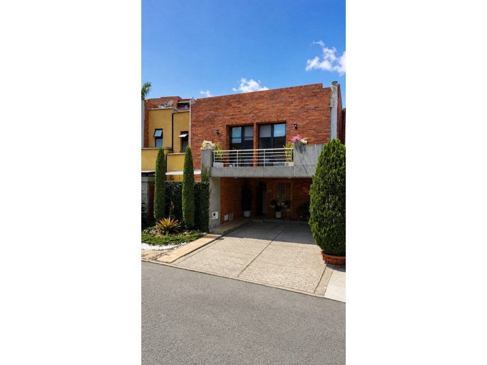 VENDO CASA EN CONDOMINIO EN CALI CIUDAD JARDIN (P.Z) CW:10486448