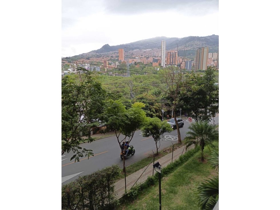Venta Apartamento piso bajo frente estación metro madera — foto 2
