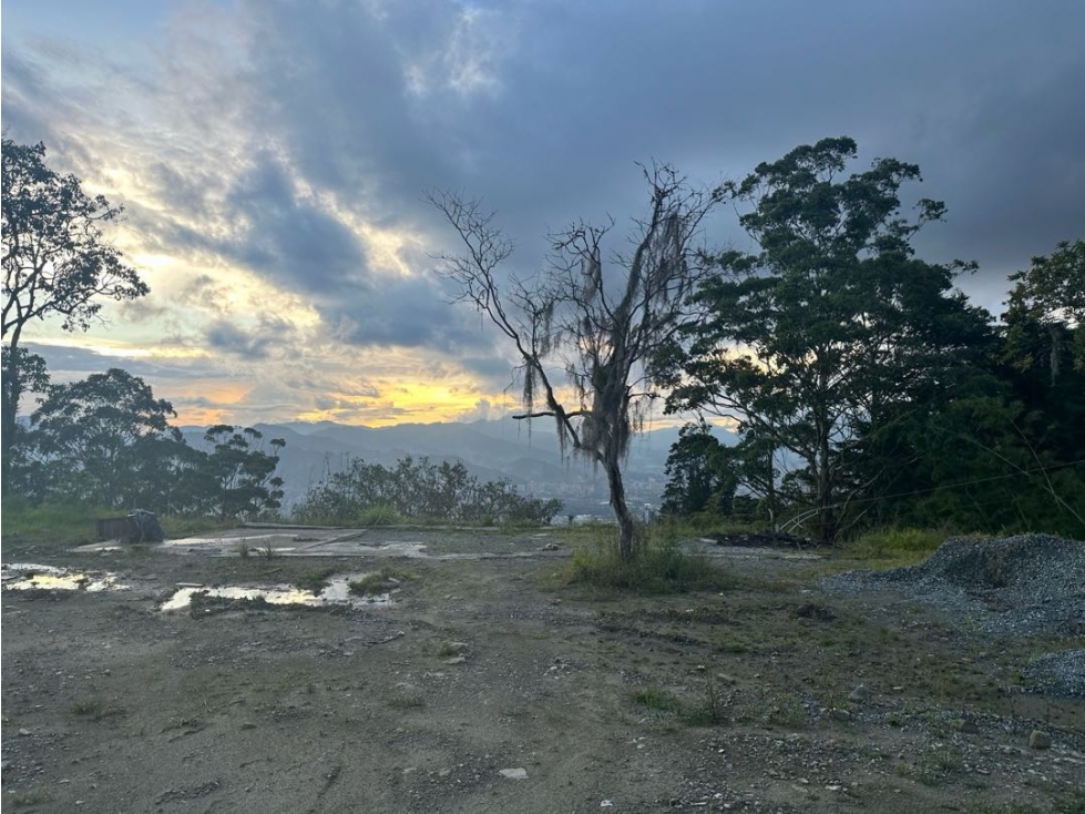 Venta de lote en Envigado loma del chocho