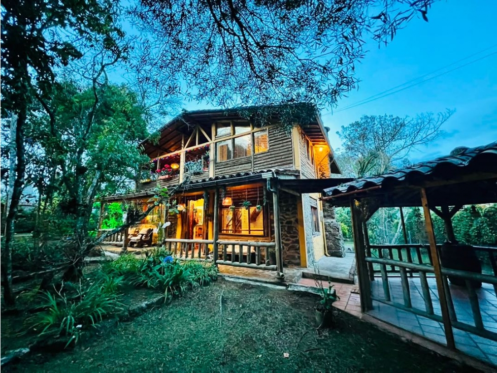 Venta casa en Santa Elena con escrituras - 1