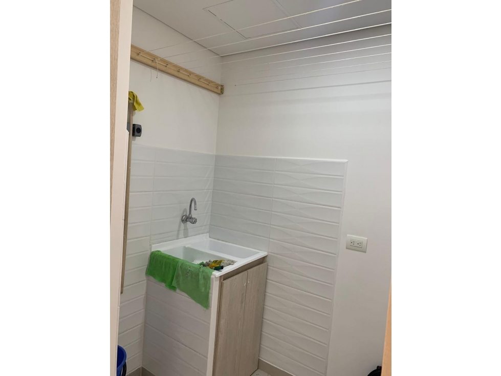 APARTAMENTO EN VENTA / LOMA DE LAS BRUJAS — foto 3