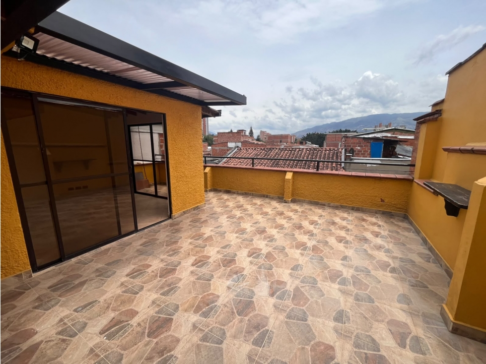Casa En Arriendo Santa Lucía Medellín — foto 3