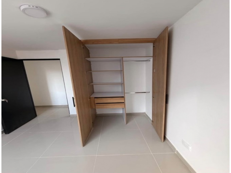 Apartamento En Venta Valadares Bello — foto 4