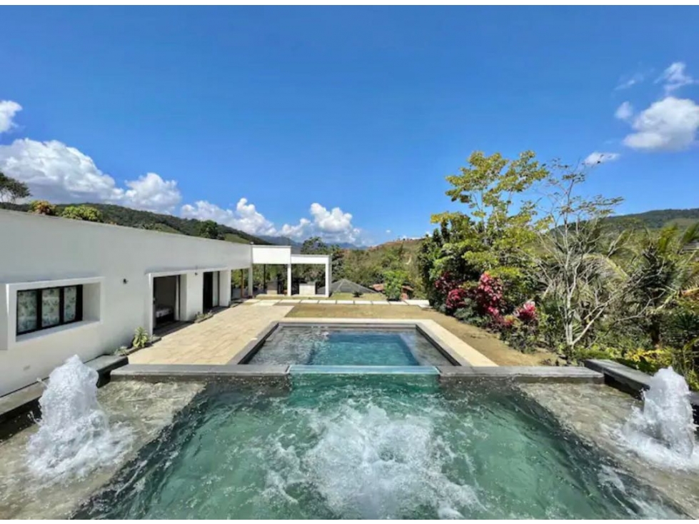 VENTA FINCA VÍA MEDELLÍN- YOLOMBÓ - 1