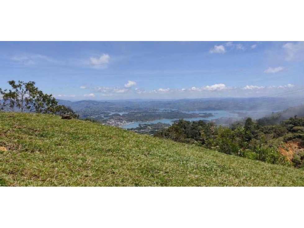 VENTA FINCA EN GUATAPE CON NORMA PARA PARCELAR - 3