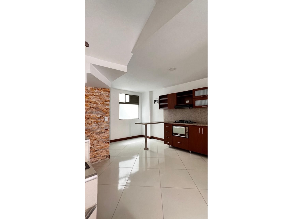 VENTA APARTAMENTO DUPLEX EN ENVIGADO BARRIO EL DORADO — foto 3