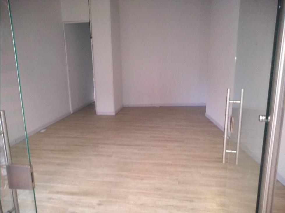 VENTA LOCALES C.C TRANVÍA PLAZA MEDELLIN — foto 4