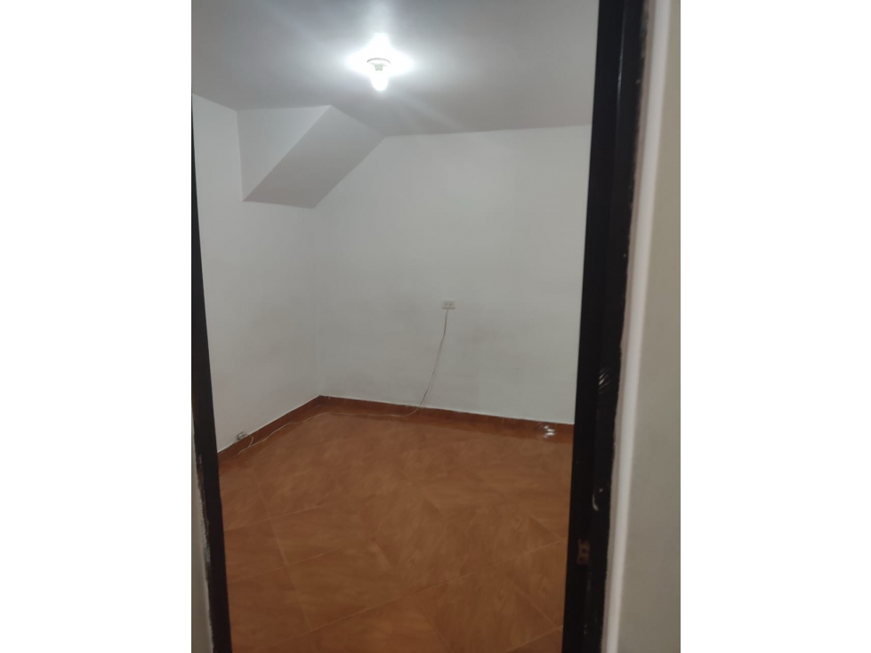 VENTA CASA PRIMER PISO PARA REMODELAR BARRIO MESA ENVIGADO — foto 3
