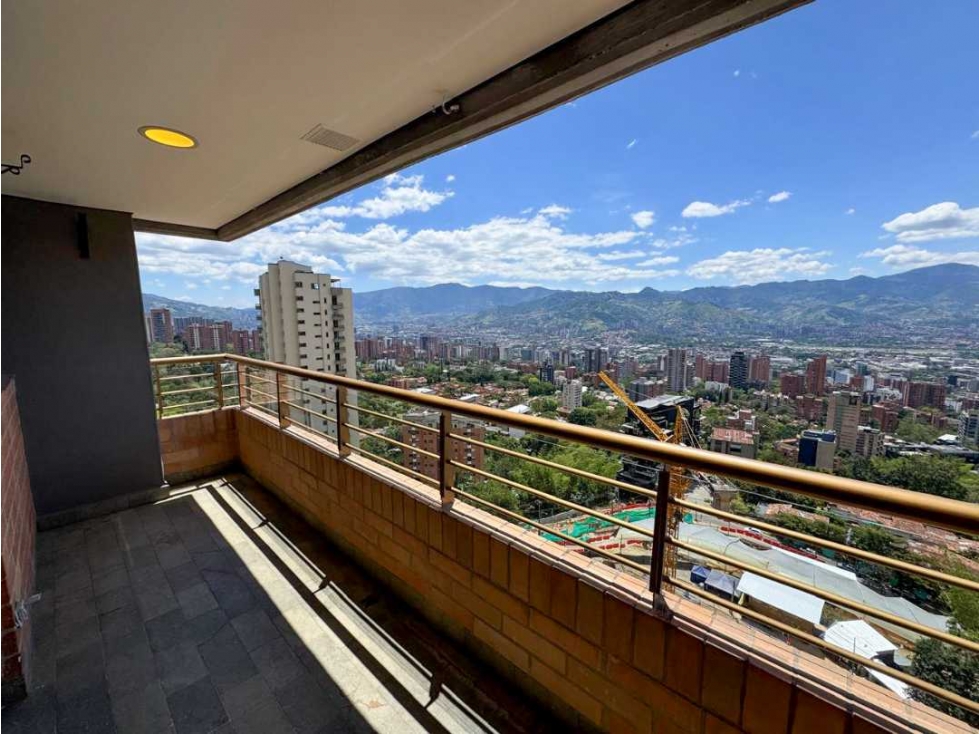 APARTAMENTO CON VISTA EN EL SECTOR EL TESORO EL POBLADO — foto 5