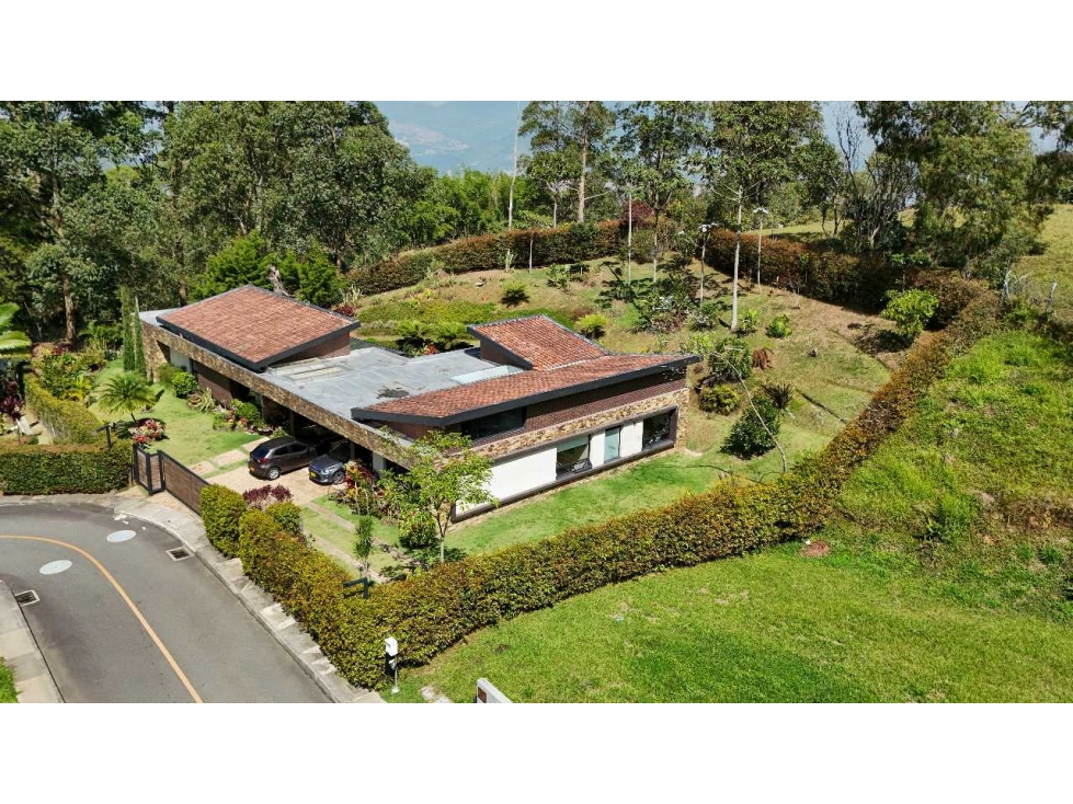 CASA DE UN NIVEL EN ENVIGADO ESCOBERO PARTE BAJA