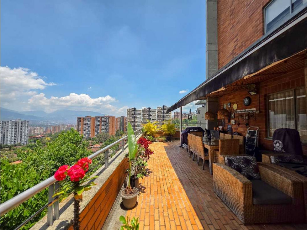 APARTAMENTO CON TERRAZA Y VISTA A LA CIUDAD ENVIGADO ESMERALDAL