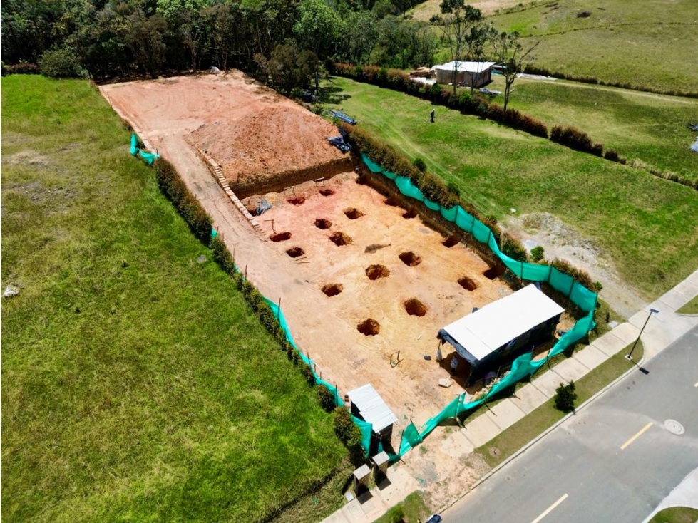 Lote en venta en unidad cerrada Alto de las Palmas