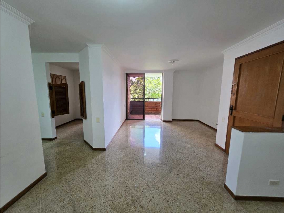 APARTAMENTO BIEN UBICADO PARA REMODELAR SECTOR CASTROPOL