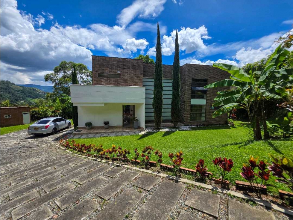 CASA CAMPESTRE ENVIGADO - PARTE BAJA ESCOBERO