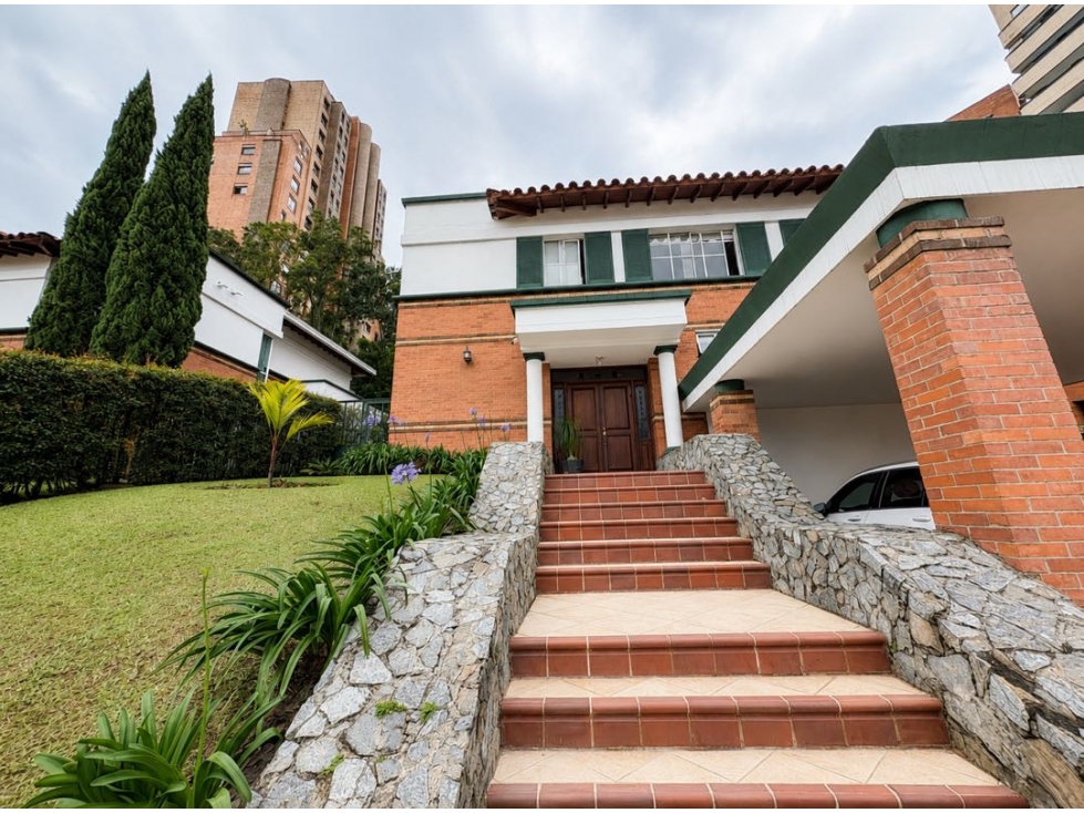 CASA SECTOR EL TESORO EL POBLADO