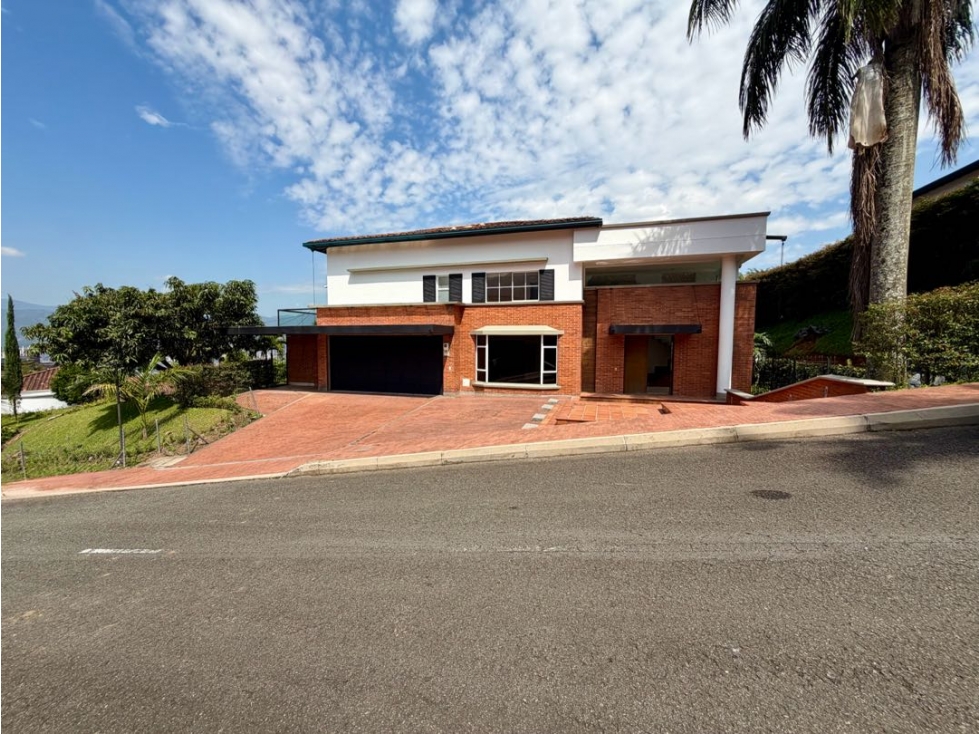 Casa campestre con vista en venta El Poblado