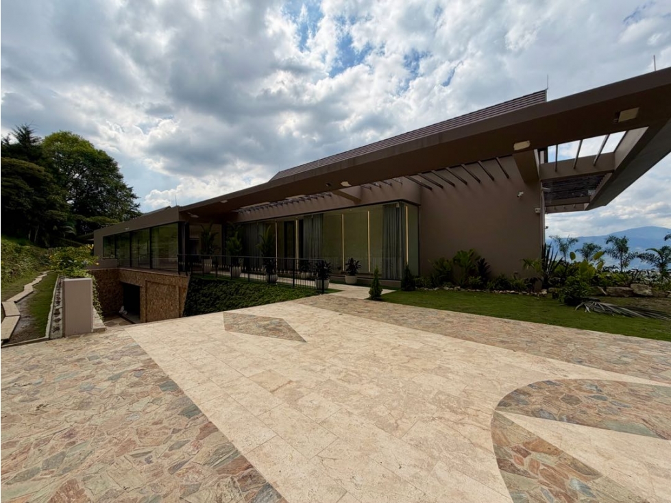 Casa campestre de un nivel en venta Poblado Los Balsos