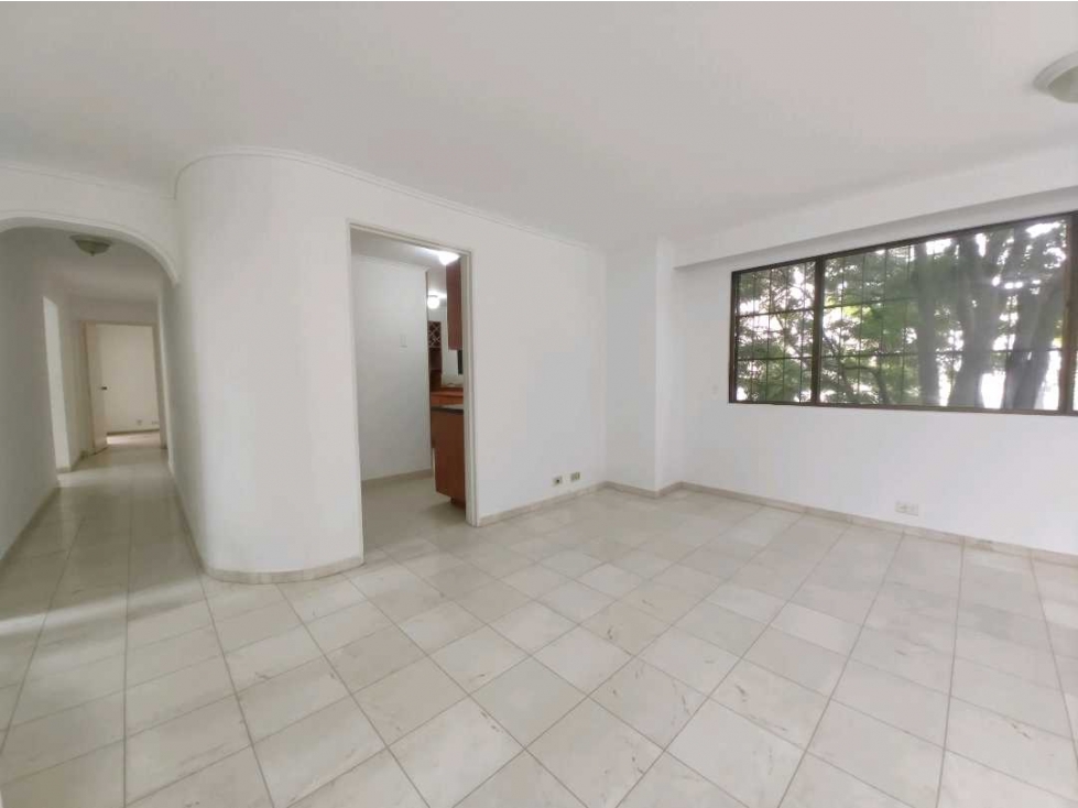 Apartamento en Conquistadores Espacios Generosos y Doble Balcón — foto 4