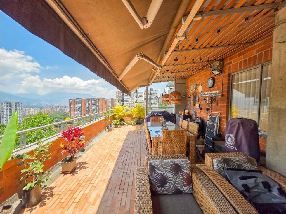 APARTAMENTO CON TERRAZA Y VISTA A LA CIUDAD ENVIGADO ESMERALDAL — foto 2