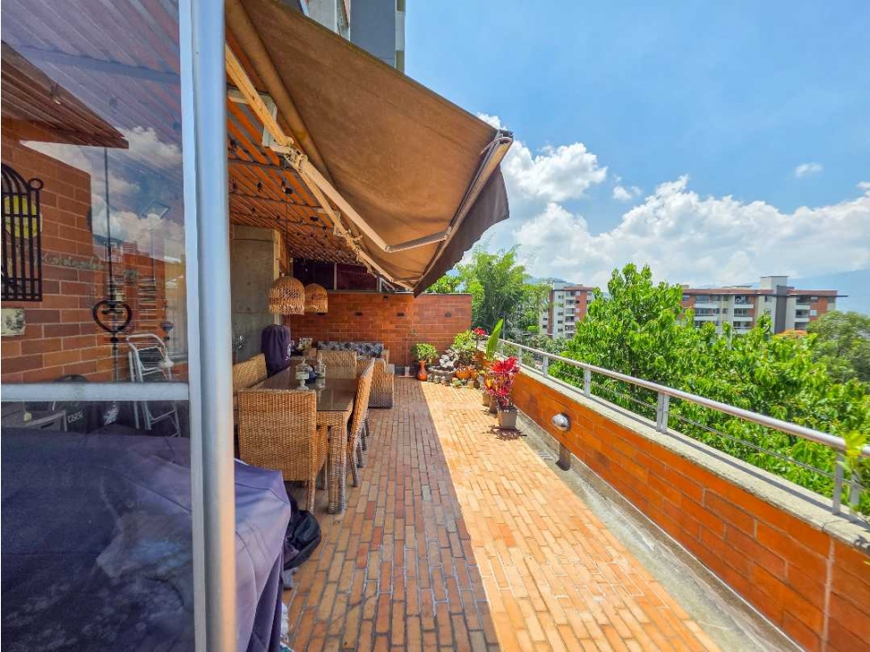 APARTAMENTO CON TERRAZA Y VISTA A LA CIUDAD ENVIGADO ESMERALDAL — foto 3