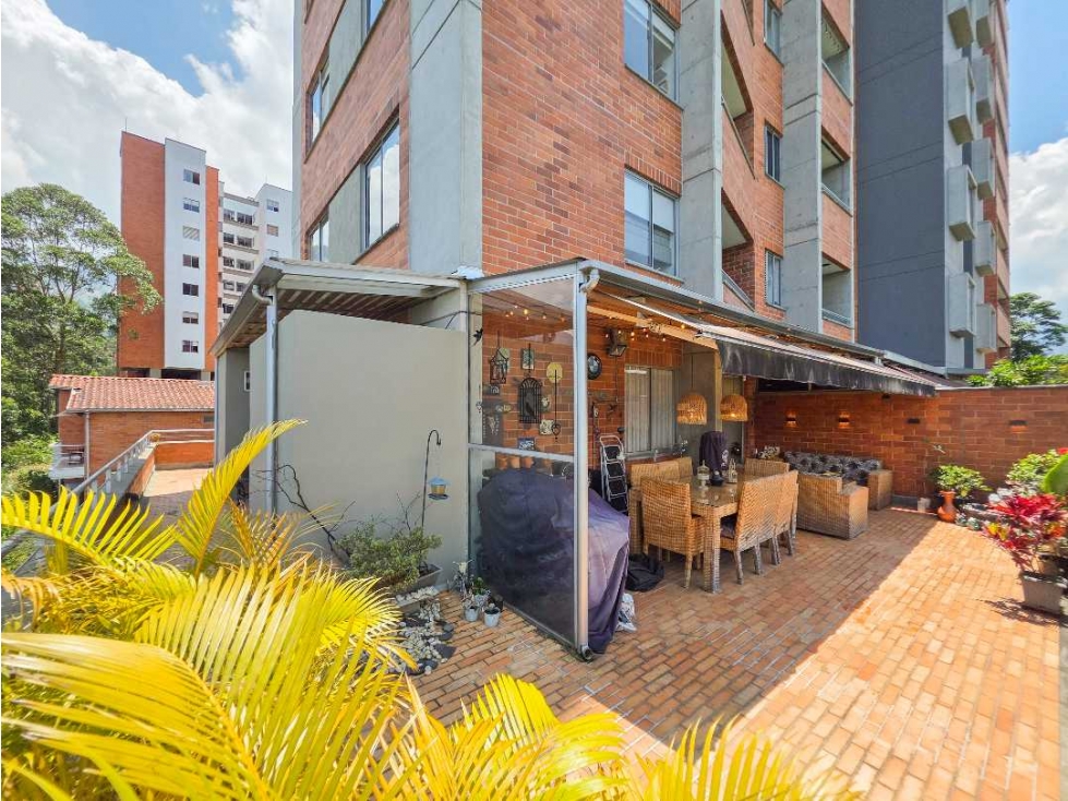 APARTAMENTO CON TERRAZA Y VISTA A LA CIUDAD ENVIGADO ESMERALDAL — foto 4