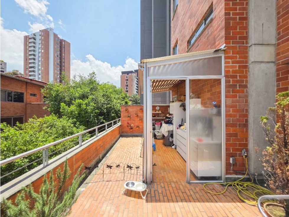 APARTAMENTO CON TERRAZA Y VISTA A LA CIUDAD ENVIGADO ESMERALDAL — foto 6