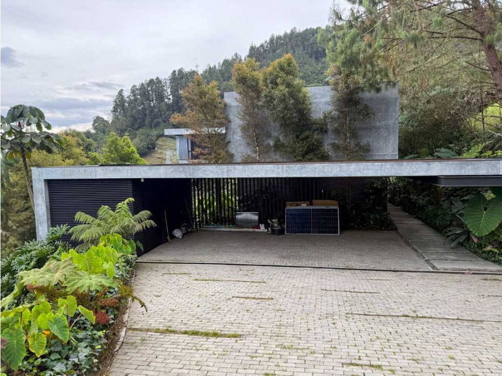 CASA MODERNA DE LUJO CON VISTA A LA CIUDAD - LAS PALMAS MEDELLÍN — foto 2
