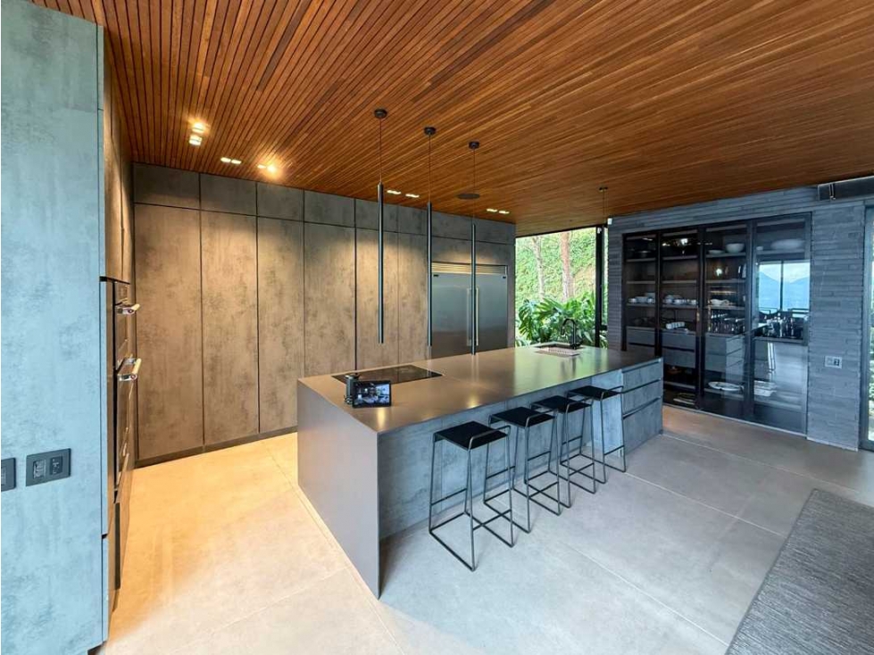 CASA MODERNA DE LUJO CON VISTA A LA CIUDAD - LAS PALMAS MEDELLÍN — foto 5