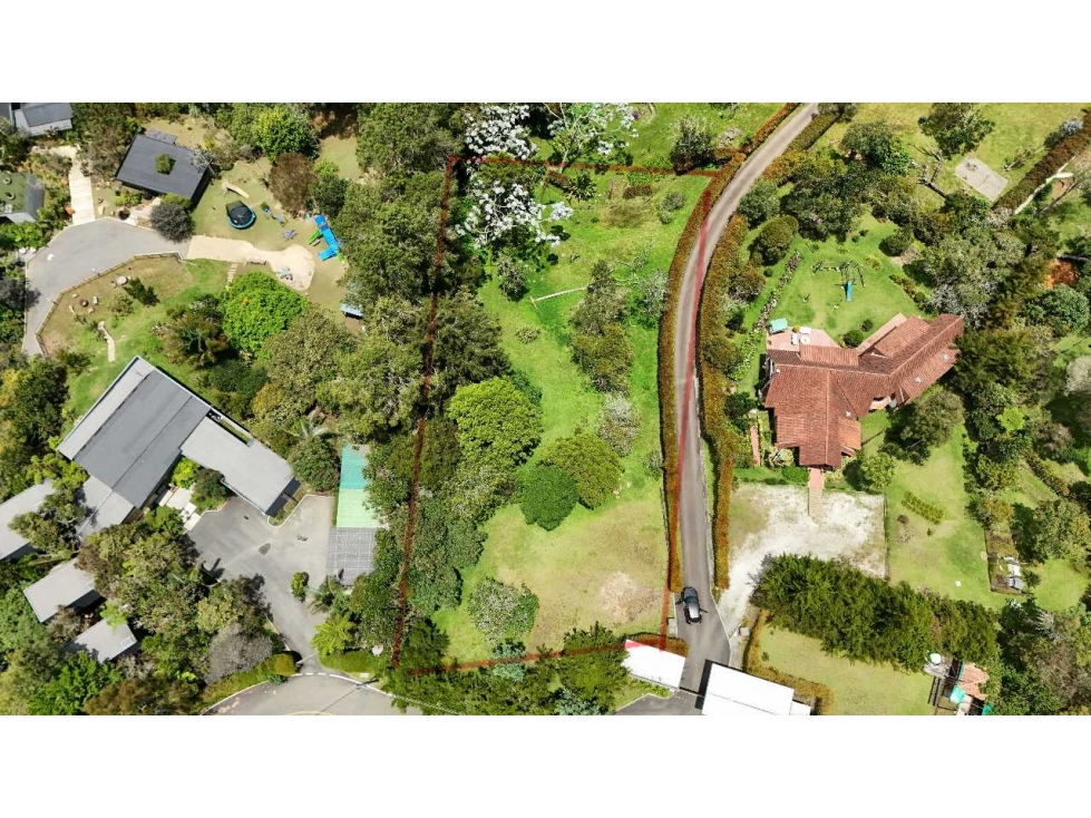 LOTE INDEPENDIENTE CON PORTON - ALTO DE LAS PALMAS — foto 2