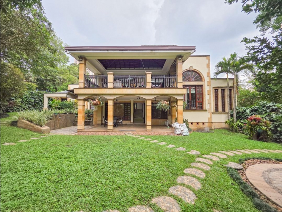 CASA ESTILO NEOCLASICO EL POBLADO — foto 2