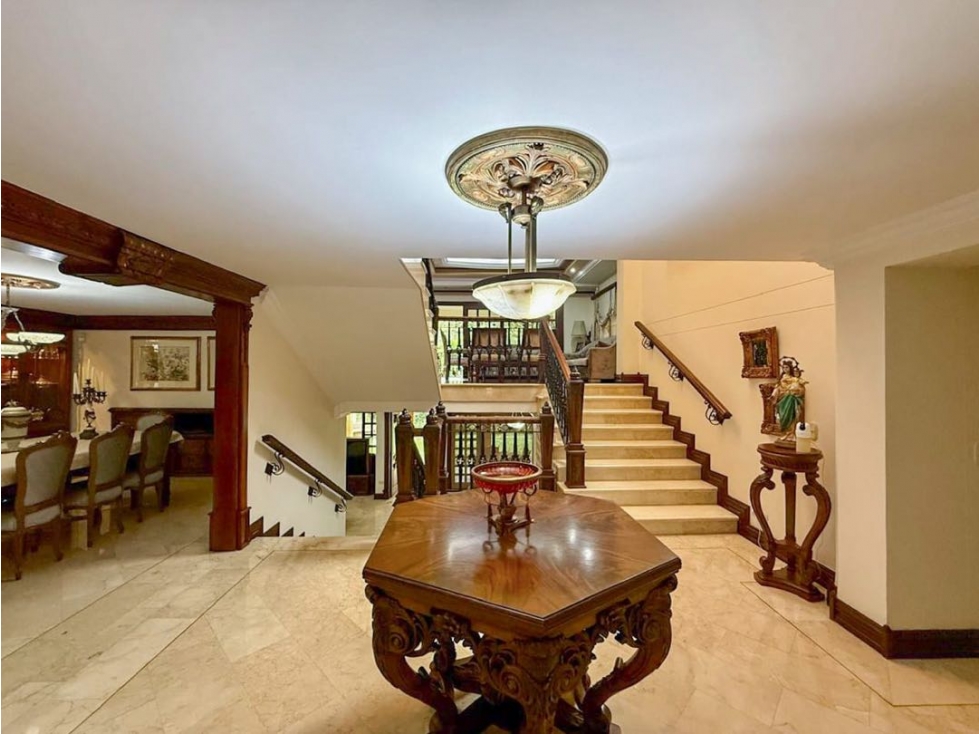 CASA ESTILO NEOCLASICO EL POBLADO — foto 3