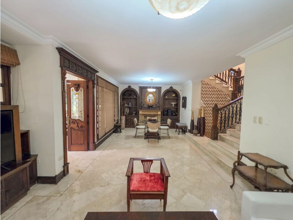 CASA ESTILO NEOCLASICO EL POBLADO — foto 4