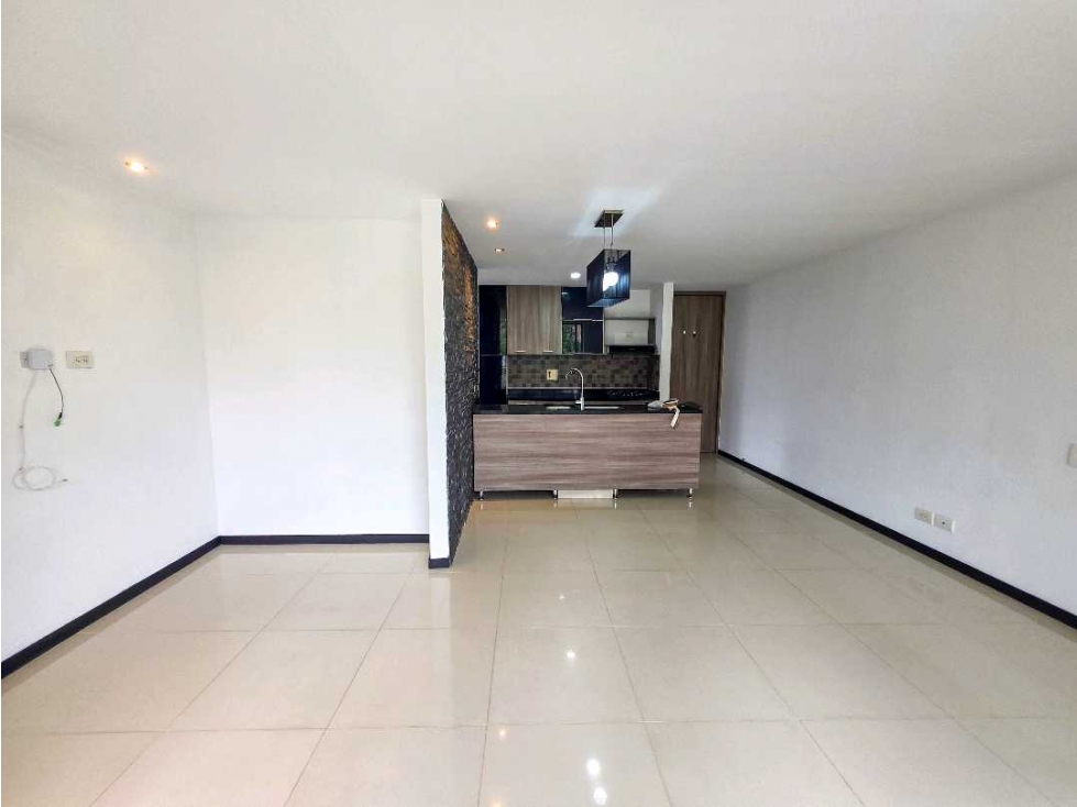 APARTAMENTO CON VISTA VERDE EN ENVIGADO LA ABADIA — foto 3