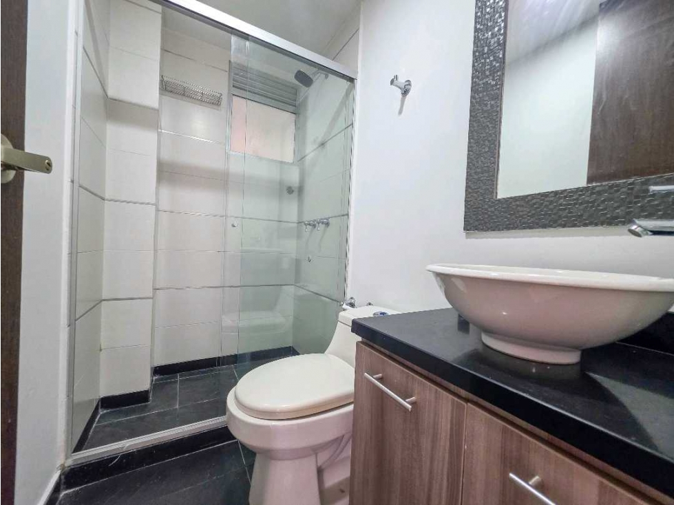 APARTAMENTO CON VISTA VERDE EN ENVIGADO LA ABADIA — foto 4