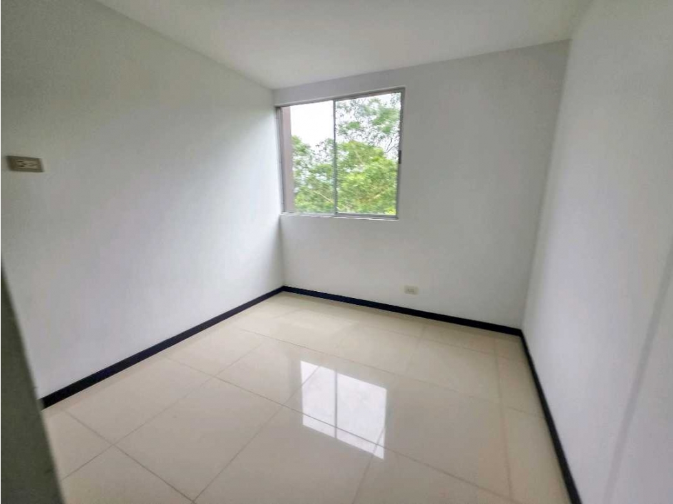 APARTAMENTO CON VISTA VERDE EN ENVIGADO LA ABADIA — foto 5