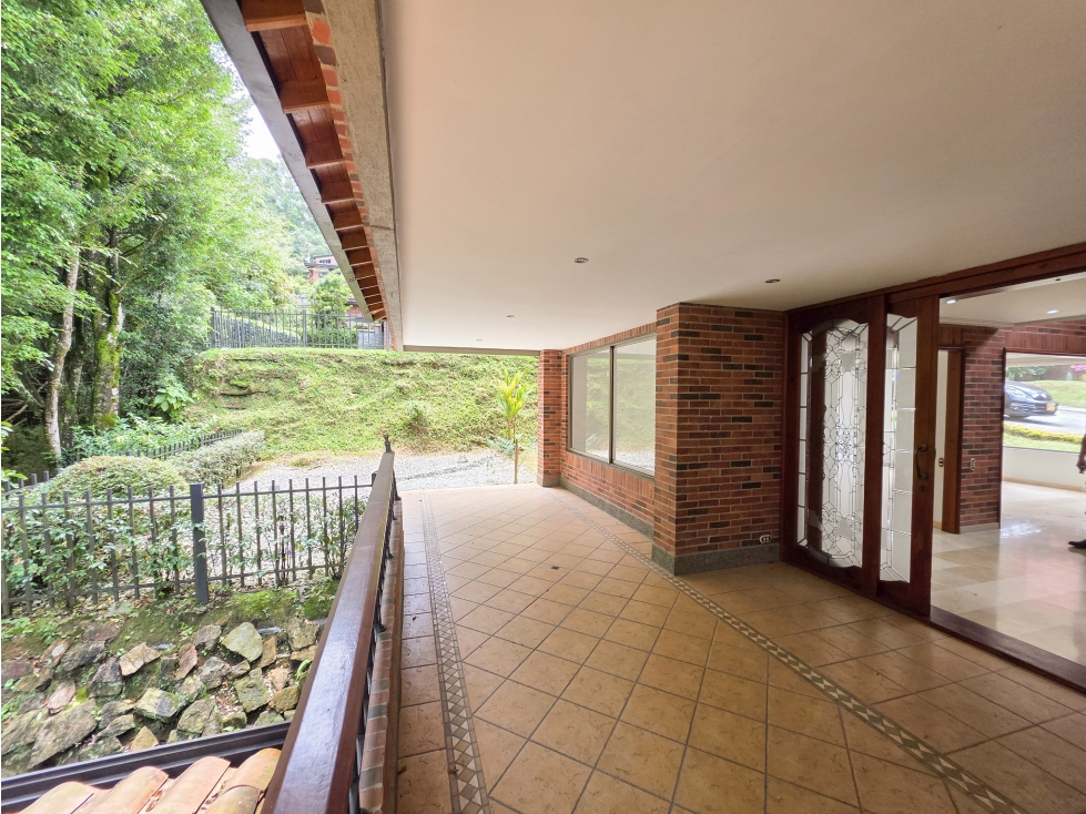 CASA EN EL POBLADO - UBICACIÓN EXCLUSIVA — foto 5