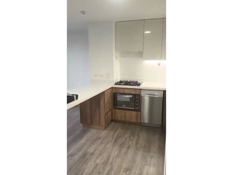 SE VENDE APARTAMENTO EN ENVIGADO EXCELENTE UBICACIÓN — foto 3