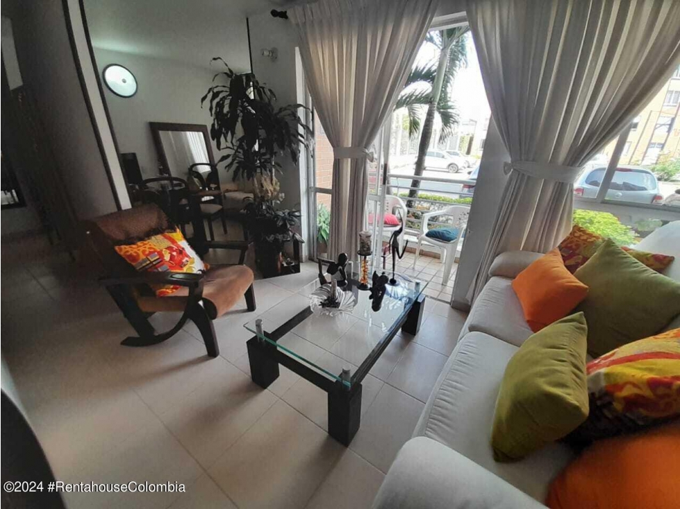 Apartamento en Cali (Valle Del Cauca) RAH CO: 26-1038