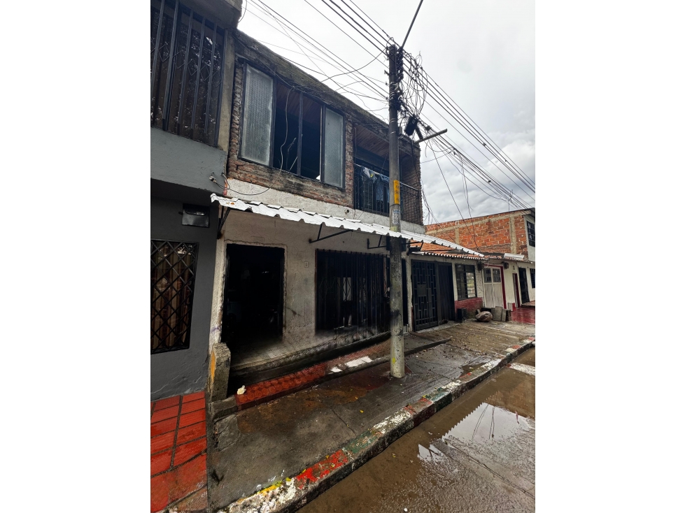 VENDO CASA DE 2P INDEP. EN $ DE OPORTUNIDAD EN PETECUY 2(FG)W:10486109