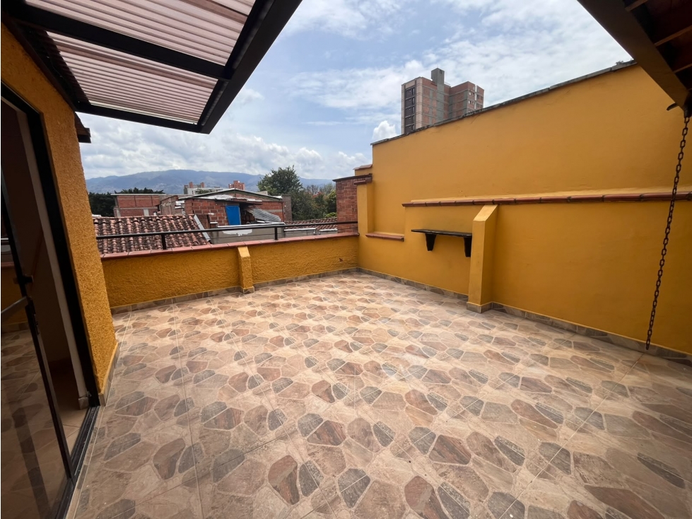 Casa En Arriendo Santa Lucía Medellín — foto 4