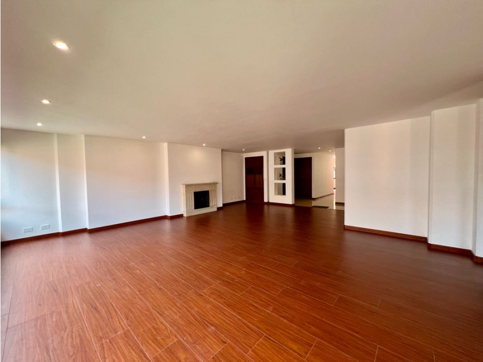 Se ARRIENDA apartamento en CABRERA