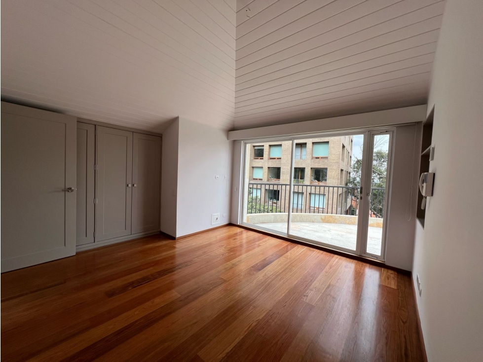 SE ARRIENDA APARTAMENTO EN LOS ROSALES 228m2 + TERRAZA 100m2 — foto 4