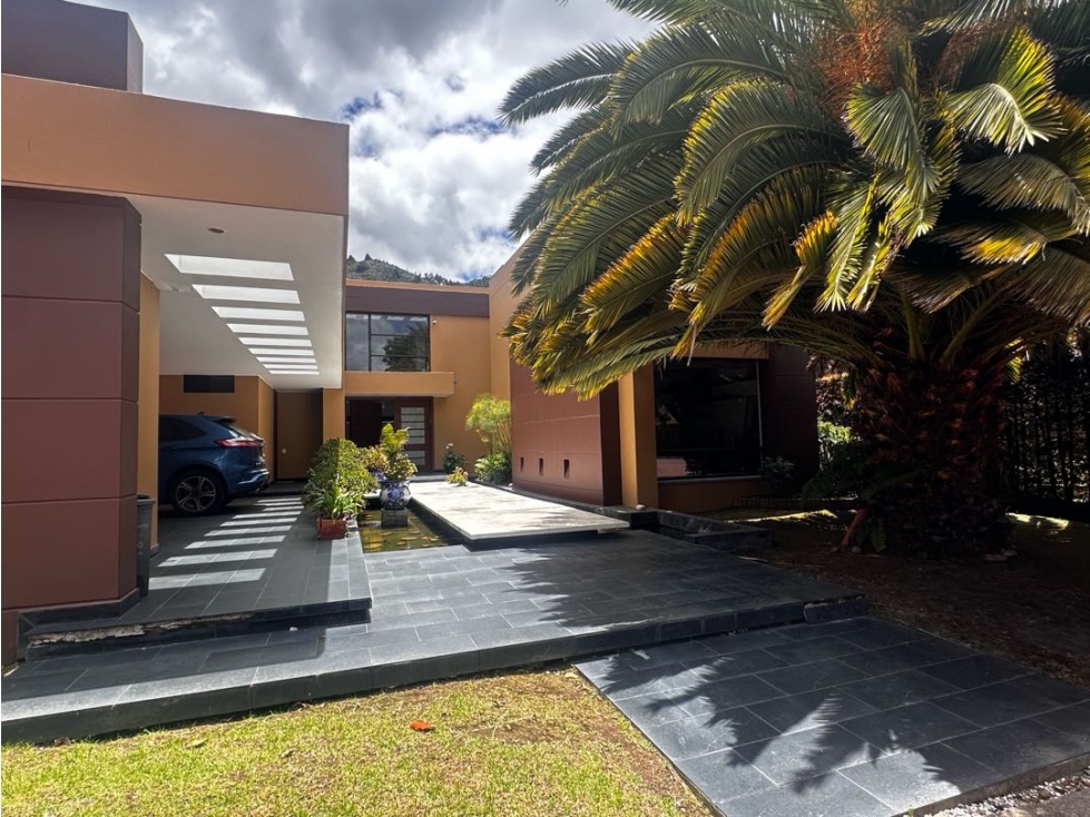 Casa rodeada de naturaleza en conjunto cerrado en Chía.