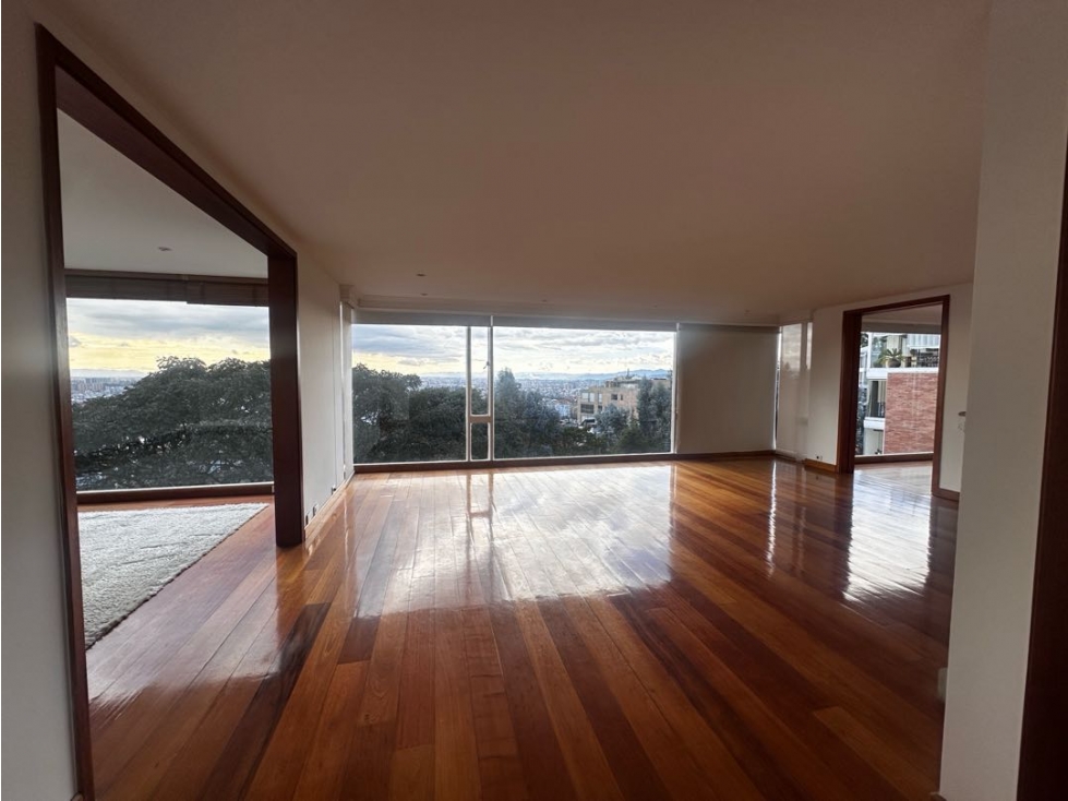 Espectacular apto con vista en exclusivo conjunto