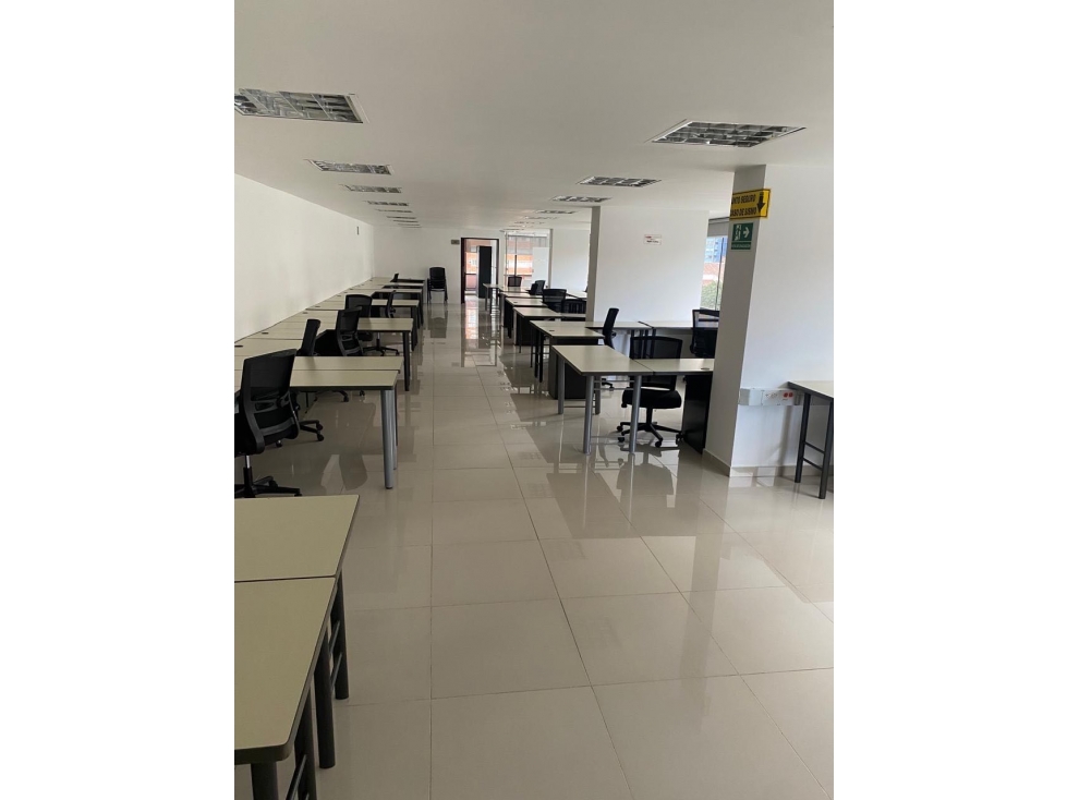 Oficinas remodeladas en edificio emblemático del Centro de Bogotá — foto 2