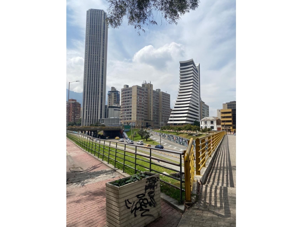 Oficinas remodeladas en edificio emblemático del Centro de Bogotá — foto 3