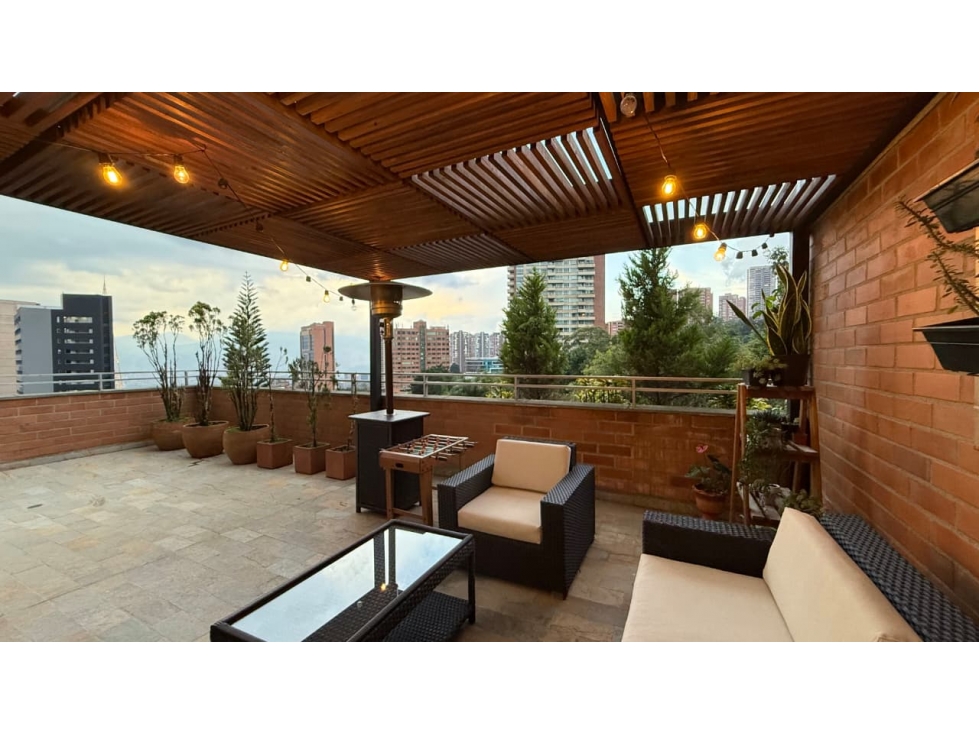 Apartamento duplex en venta El Poblado sector El Tesoro - Terraza