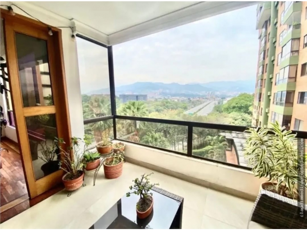 Venta apartamento remodealdo El Poblado - Milla de Oro