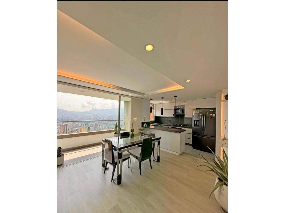Apartamento en venta El Poblado Country Club - Remodelado