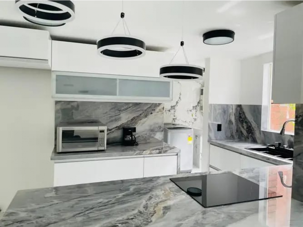 Apartamento reformado en venta El Poblado - Transversal Inferior